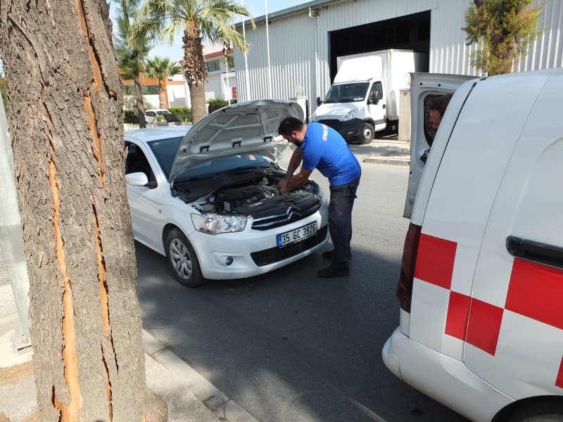 Karşıyaka & Çiğli'de Yedek Araç Hizmeti Olan Servisler